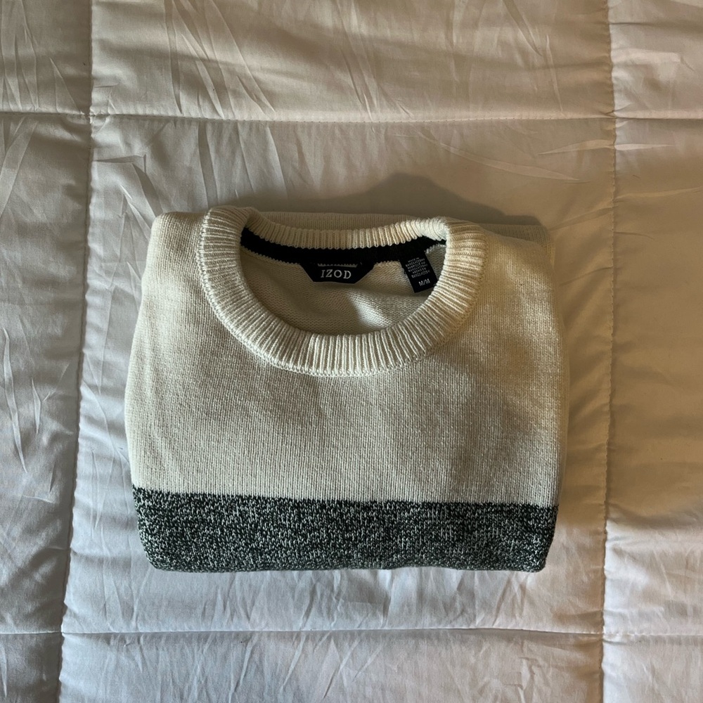 Cute, Almost New IZOD Sweater